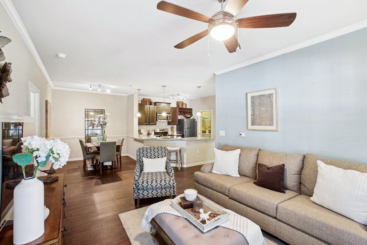 Grove at Shadow Green Apartments - Photo 4 of 39