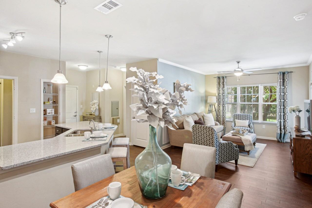 Grove at Shadow Green Apartments - Photo 5 of 39