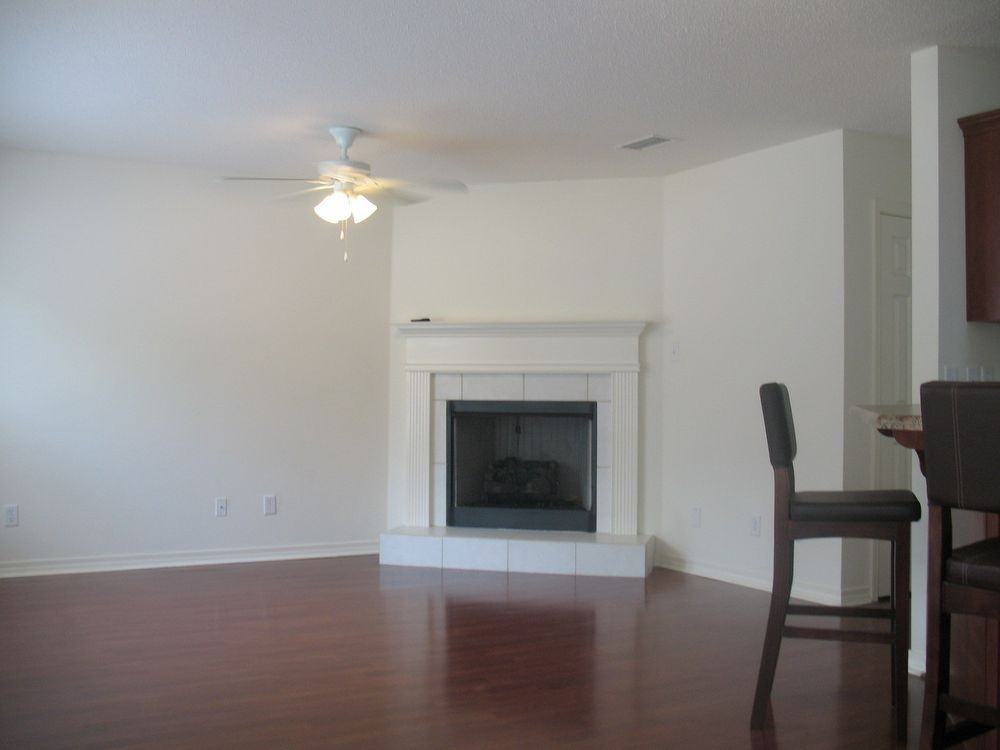 8089 Beretta Dr - Photo 2 of 10