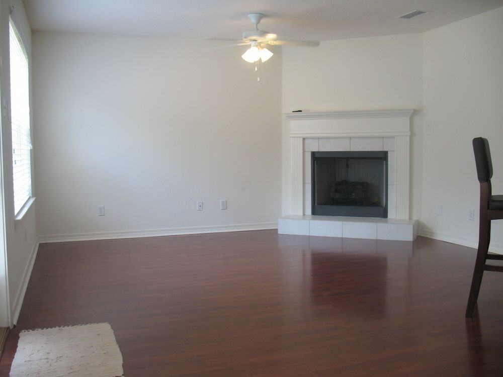 8089 Beretta Dr - Photo 3 of 10