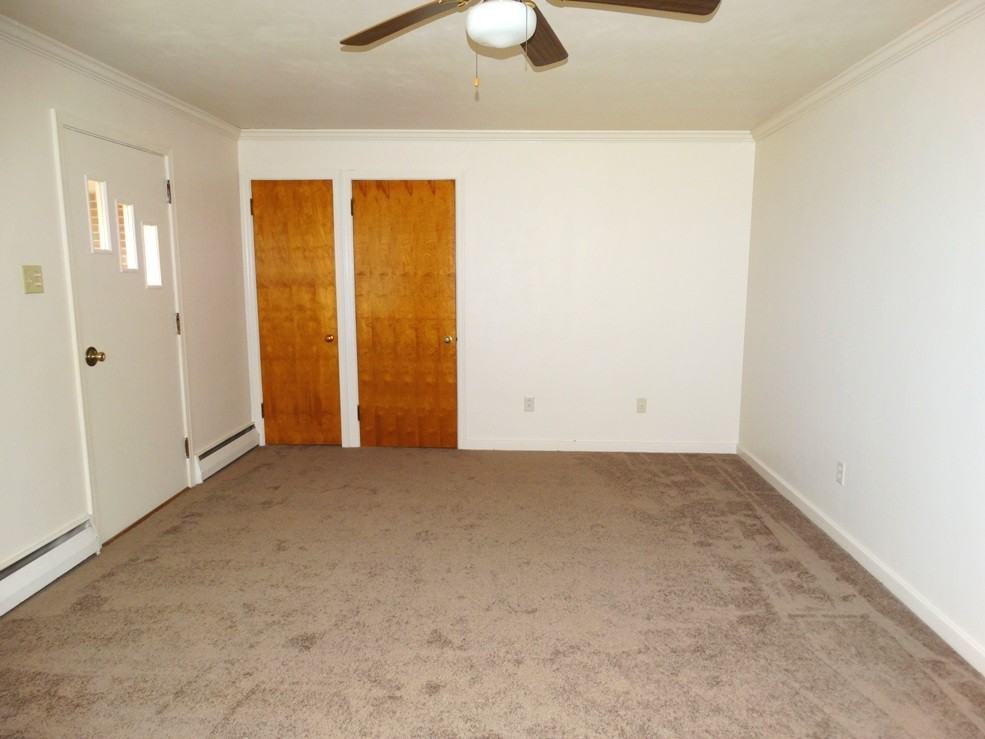 713 Oak St - Photo 2 of 18