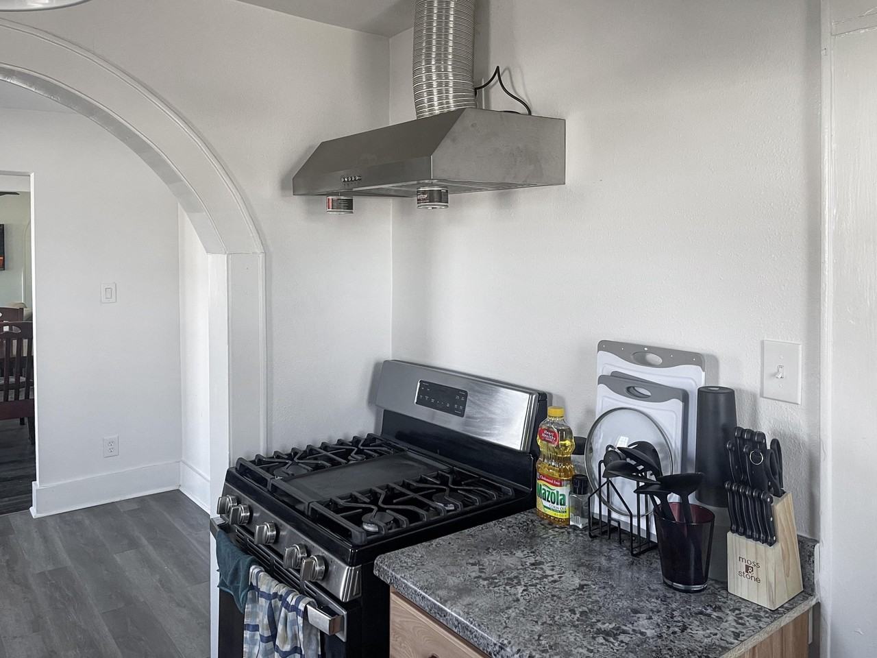 8th Ave - Photo 6 of 8