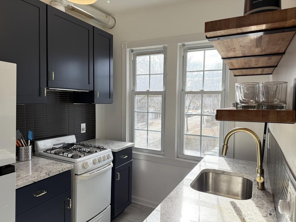 W Clybourn St - Photo 4 of 26