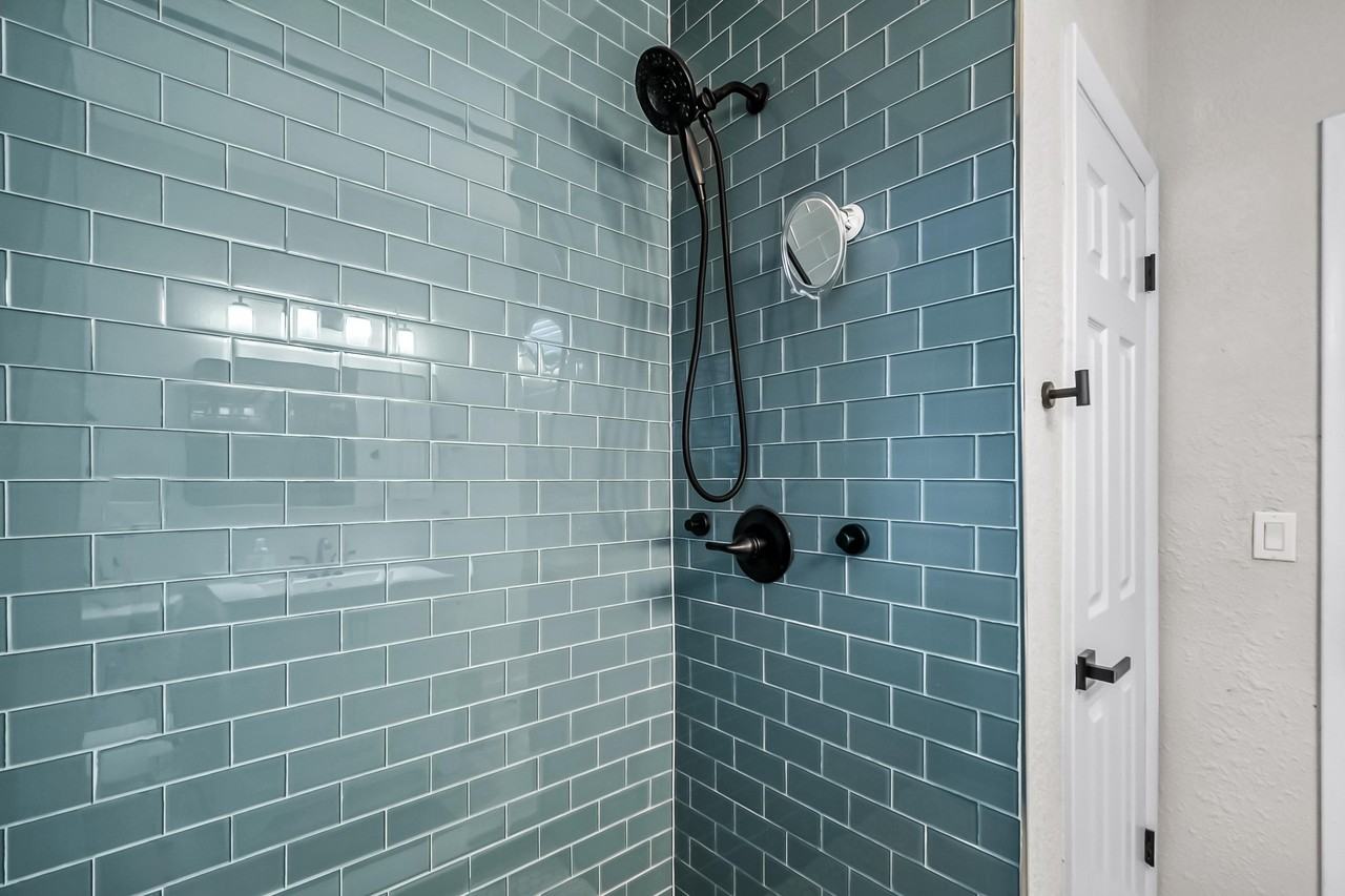 Mercer Cir E - Photo 3 of 17