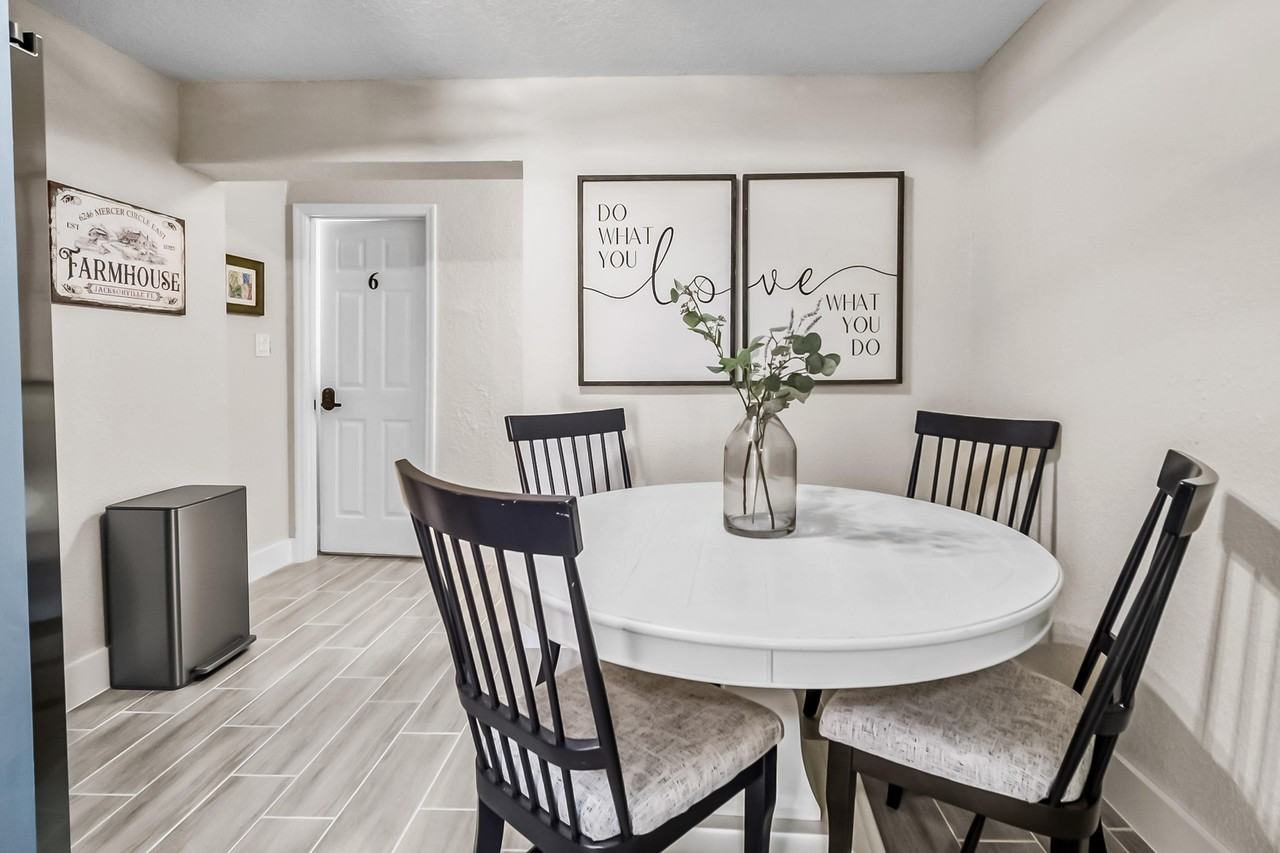 Mercer Cir E - Photo 5 of 17