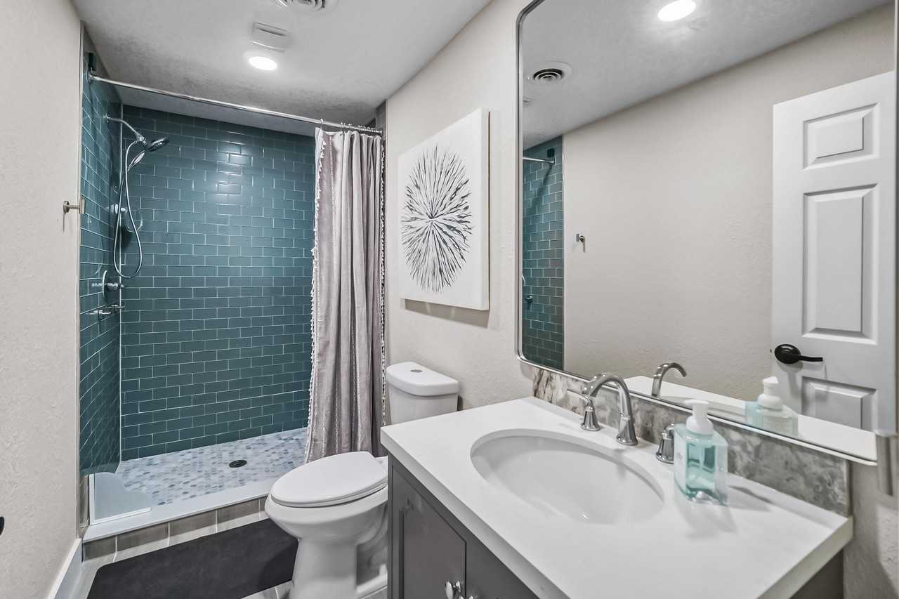 Mercer Cir E - Photo 6 of 17