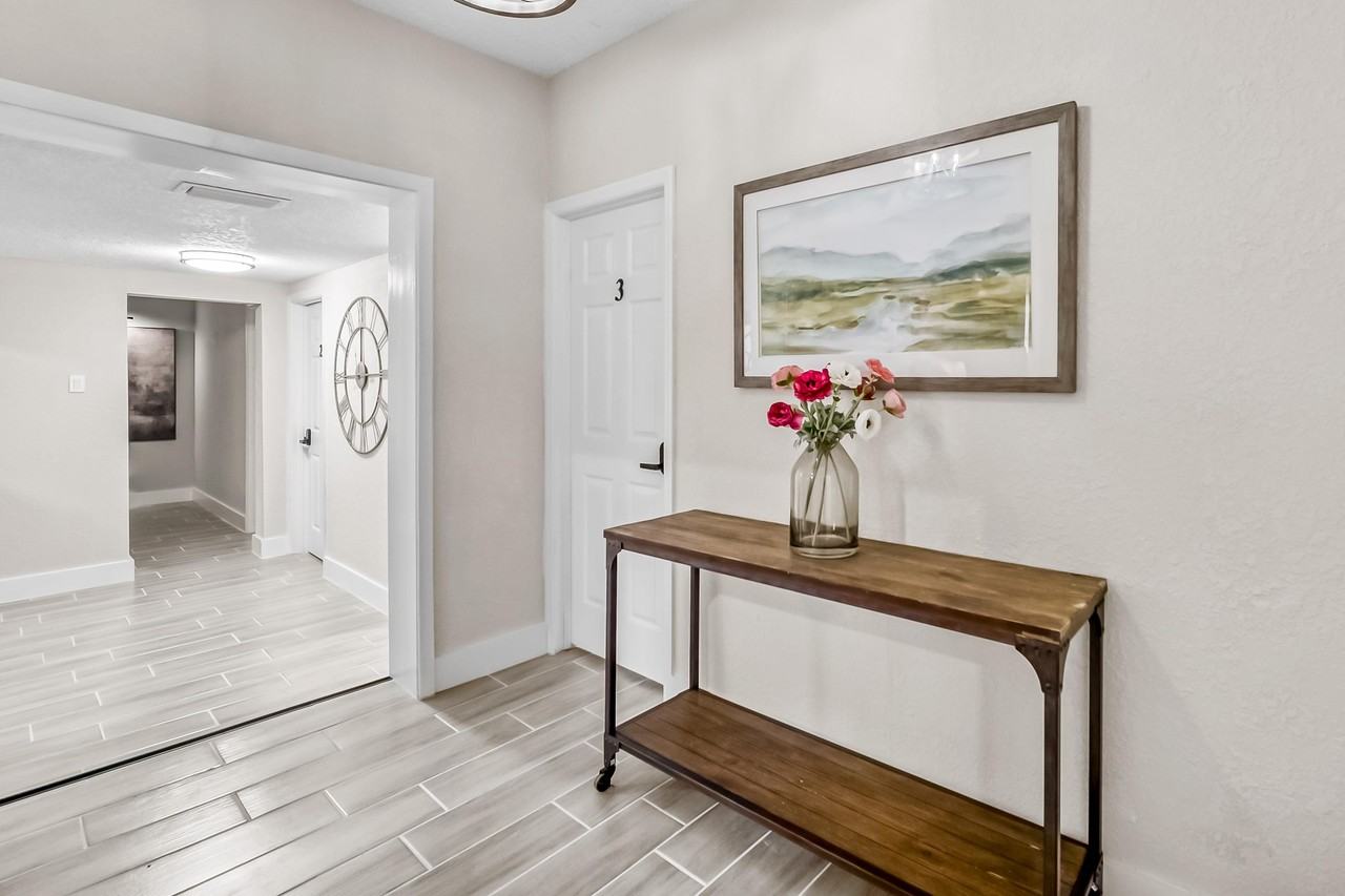 Mercer Cir E - Photo 7 of 17