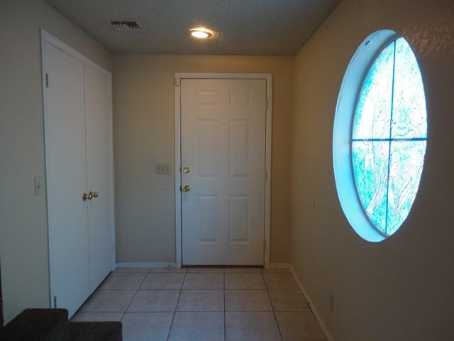 305 Clifton Heights Dr - Photo 2 of 16
