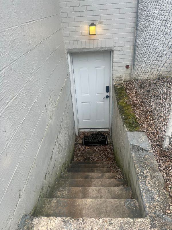 1216 Dunbar Oaks Dr - Photo 2 of 10