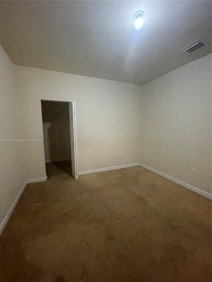 3357 W 90th St - Photo 4 of 31