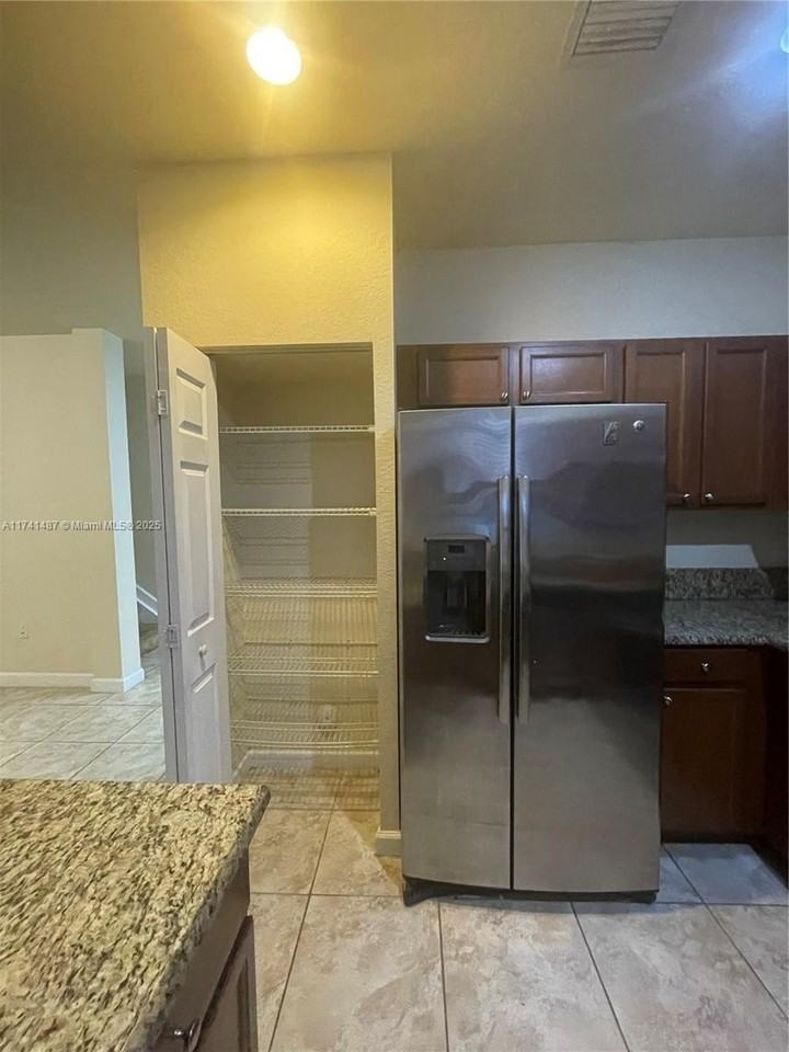 3357 W 90th St - Photo 7 of 31