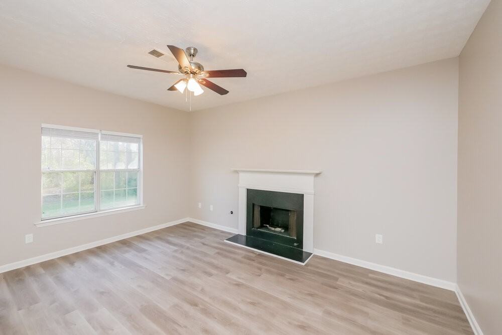 409 Grove Park Dr - Photo 4 of 17
