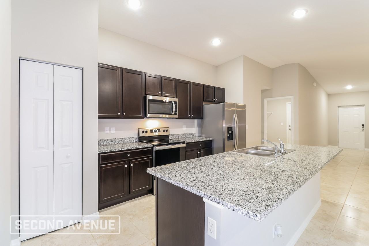 291 Foley St Se - Photo 5 of 27