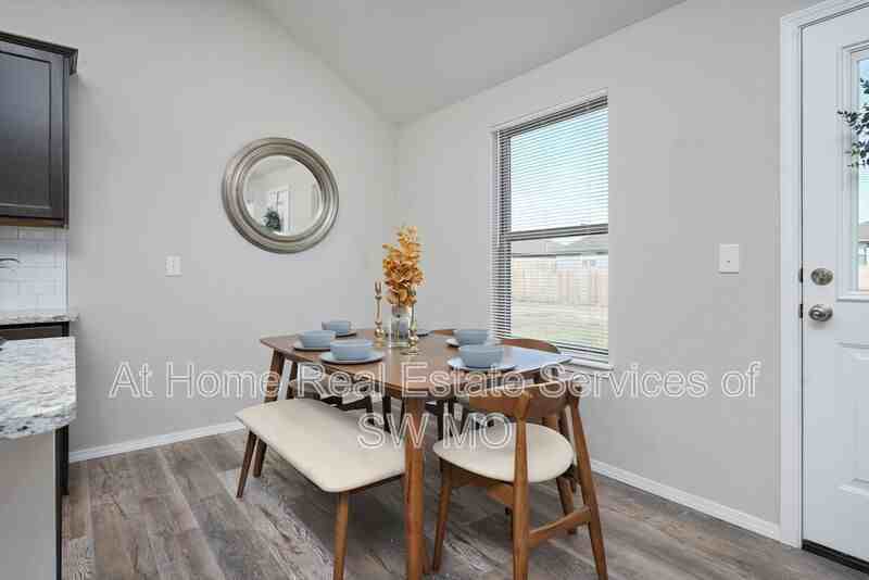 210 E Rosalie St - Photo 7 of 20