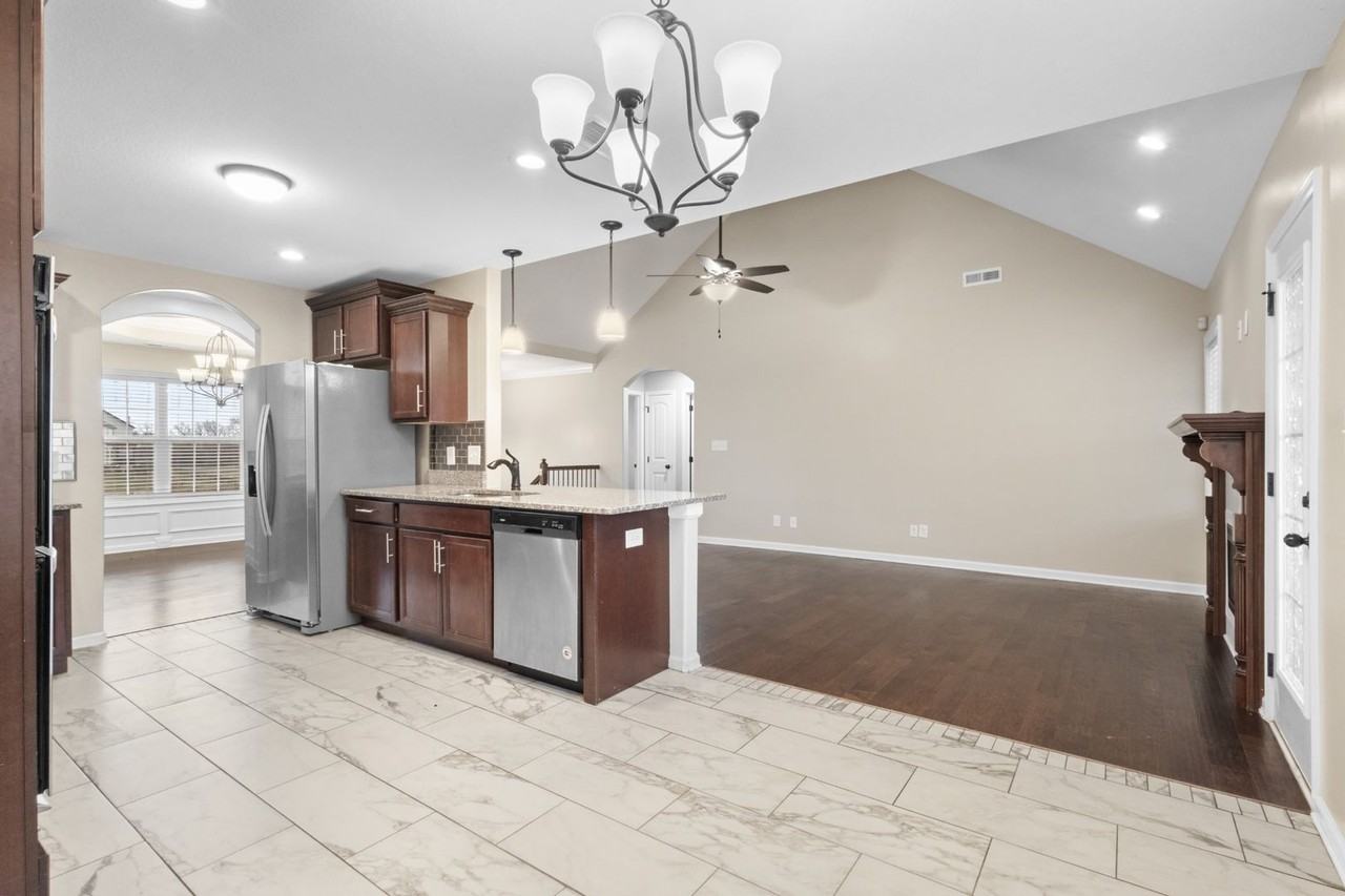 522 Low Country Ct - Photo 5 of 41