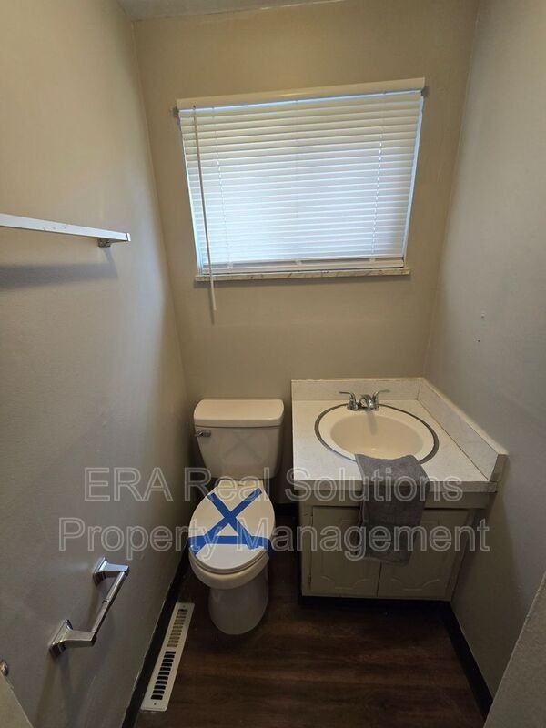 914 S Weyant Ave - Photo 6 of 22