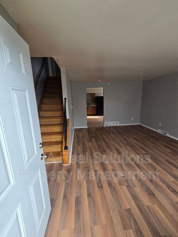 914 S Weyant Ave - Photo 7 of 22