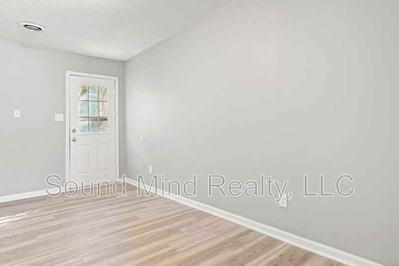 109 Foxden Ct - Photo 3 of 14