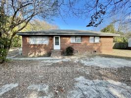 featured image of 1929 Crestview Dr