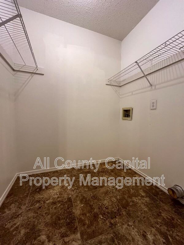 168 Stockmen Ln #168 - Photo 2 of 5