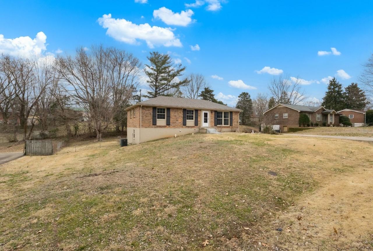 115 W Park Dr - Photo 4 of 34
