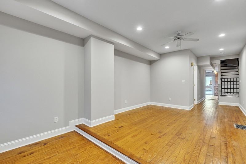 923 S Hanover St - Photo 2 of 23