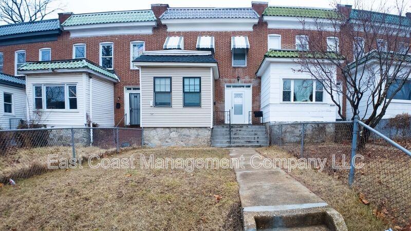 2854 Oakley Ave - Photo 3 of 30