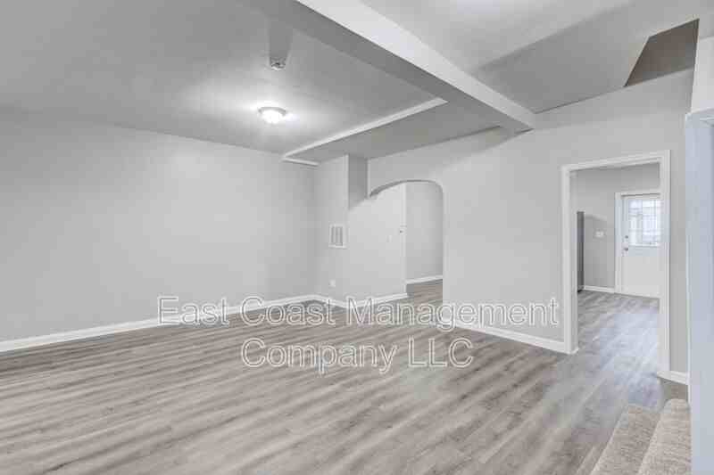 2854 Oakley Ave - Photo 6 of 30