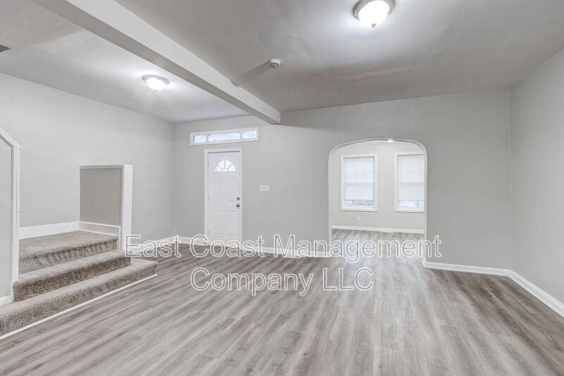 2854 Oakley Ave - Photo 7 of 30