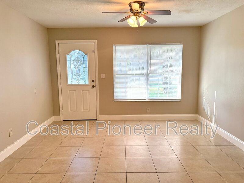 10125 Donhill Ct - Photo 2 of 23