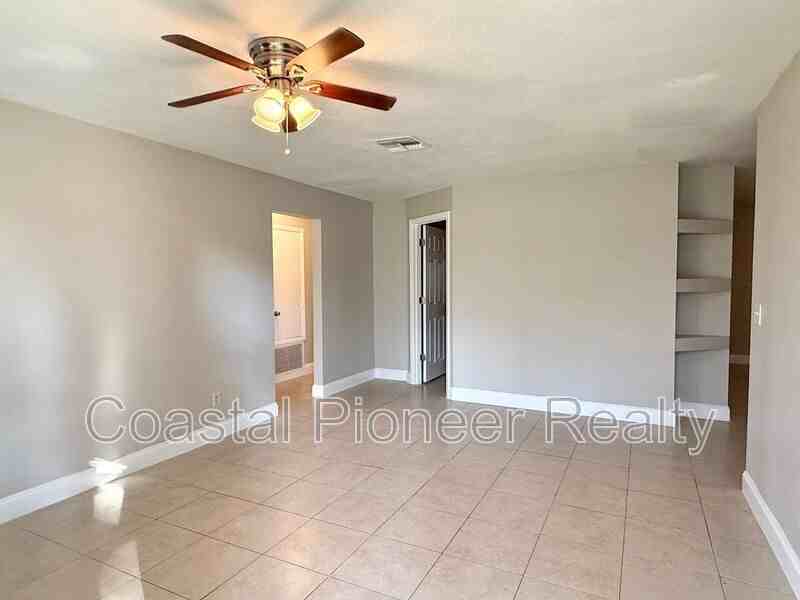 10125 Donhill Ct - Photo 3 of 23