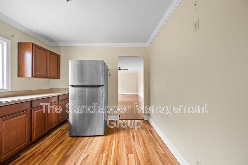 935 Pauline Ave - Photo 5 of 20