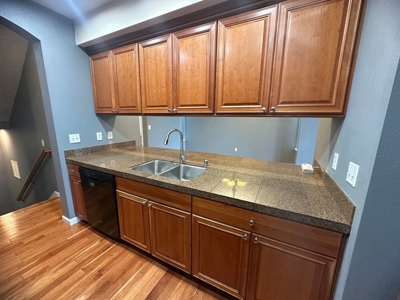 2327 S I St - Photo 5 of 31