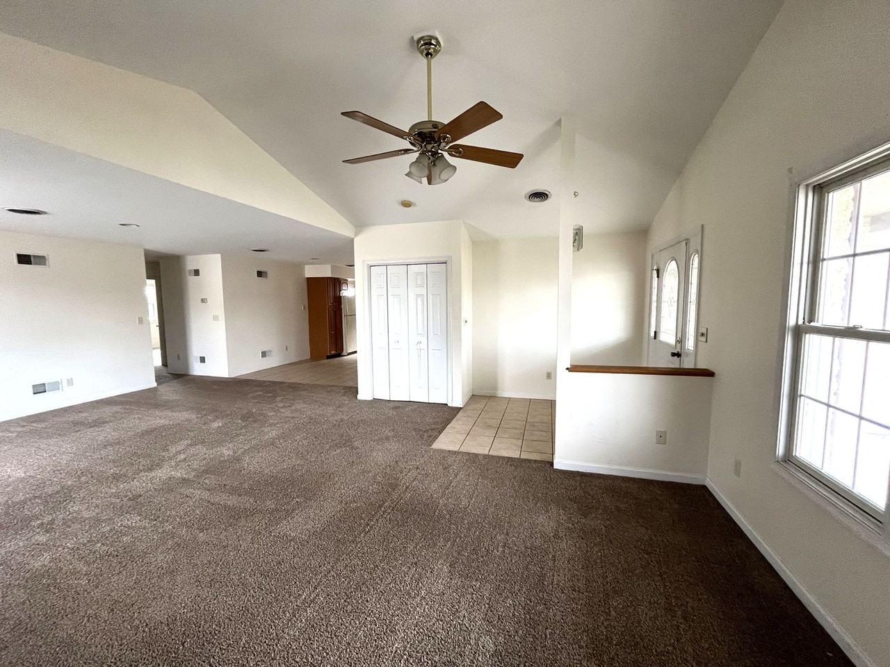 152 Lantern Ln - Photo 7 of 35