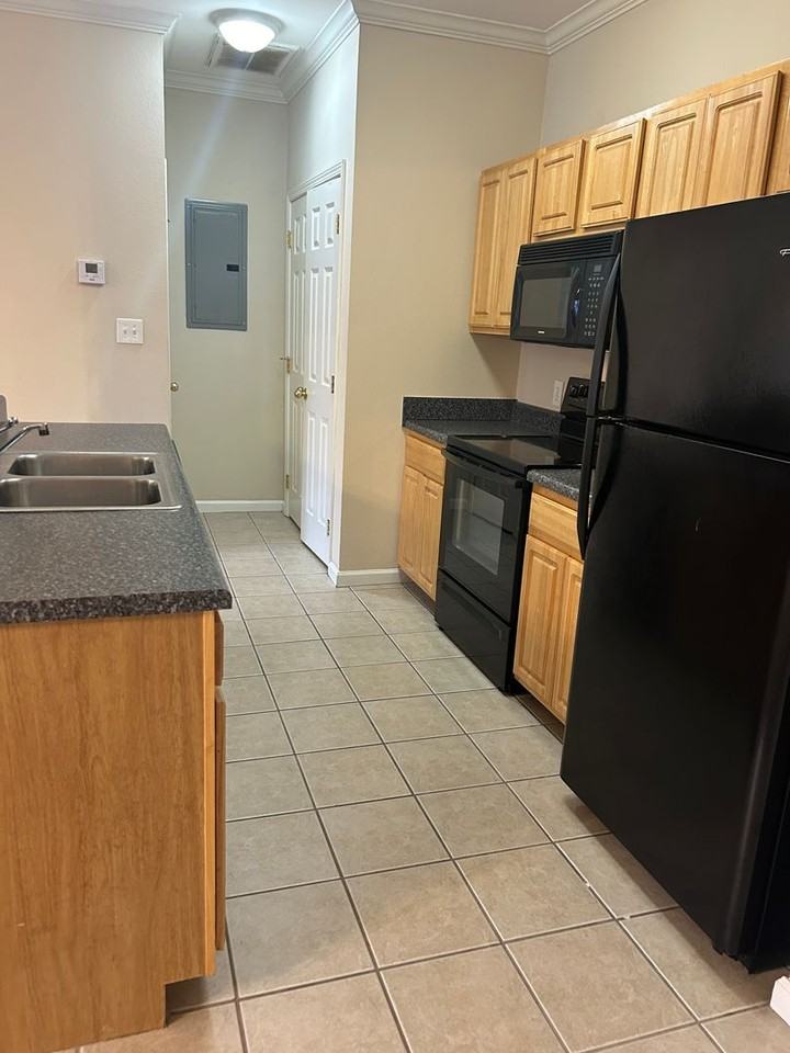 Nick's Landing - Photo 6 of 12