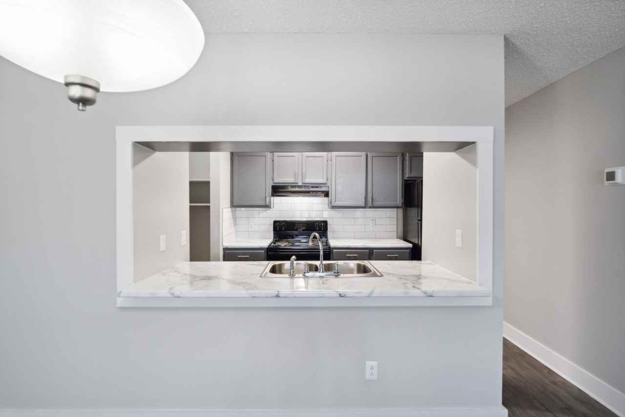 Piccadilly Apartments - Photo 6 of 55