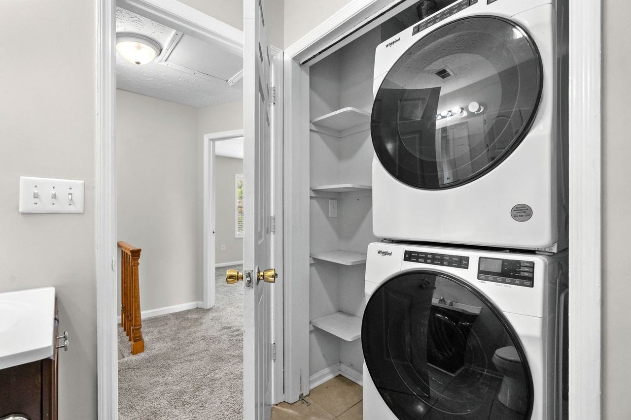 1012 Bay Dr #B - Photo 7 of 35