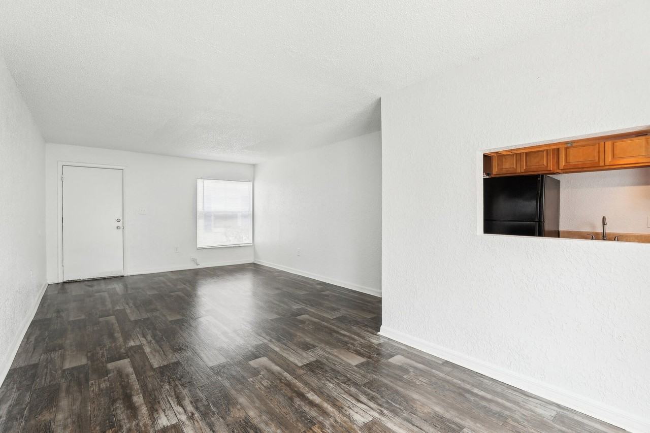 The Beacon at Seminole Lakes - Photo 7 of 18