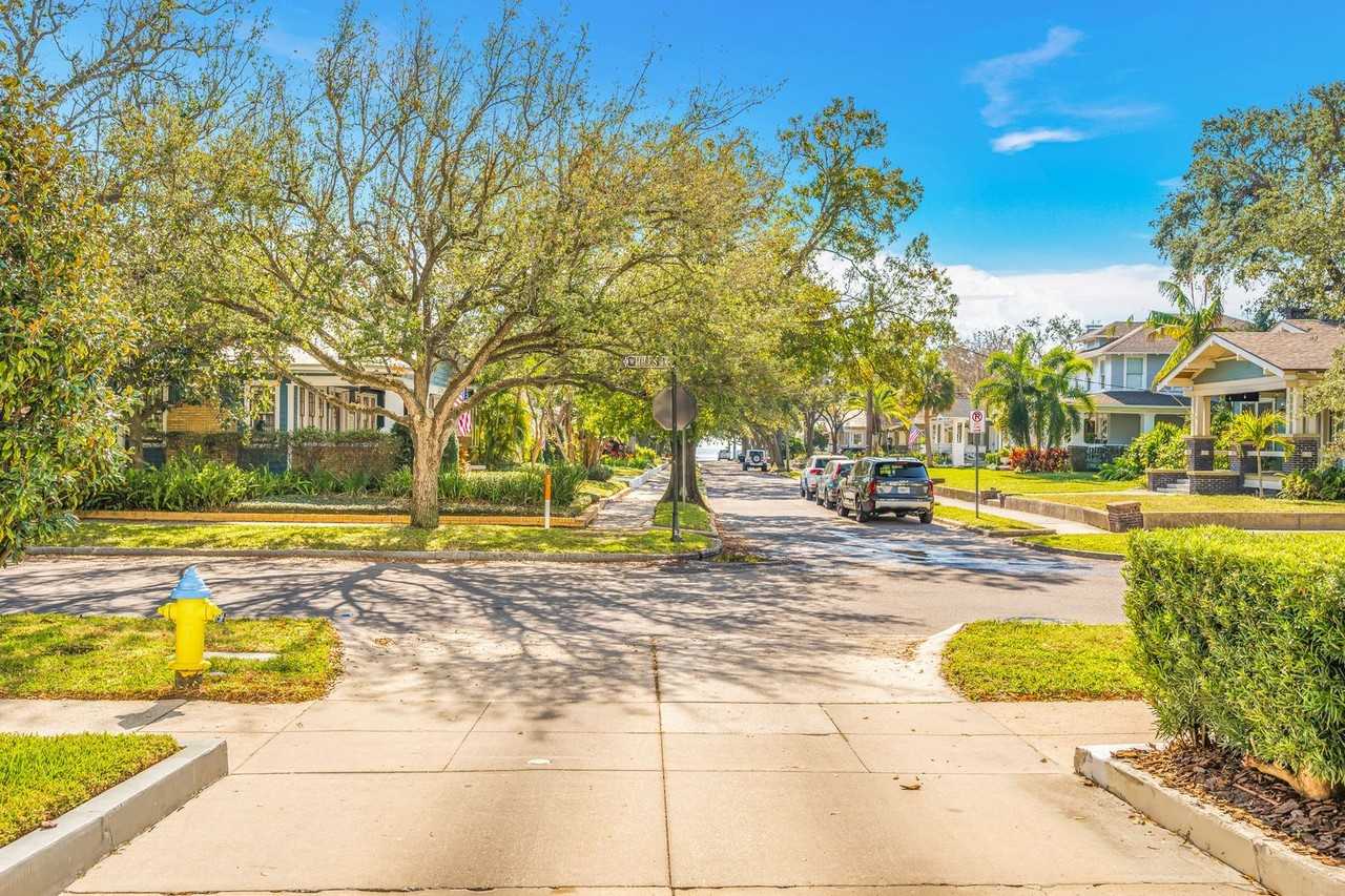 Charming Renovated 1BR/1BA located in Historic Hyde Park - Photo 7 of 50