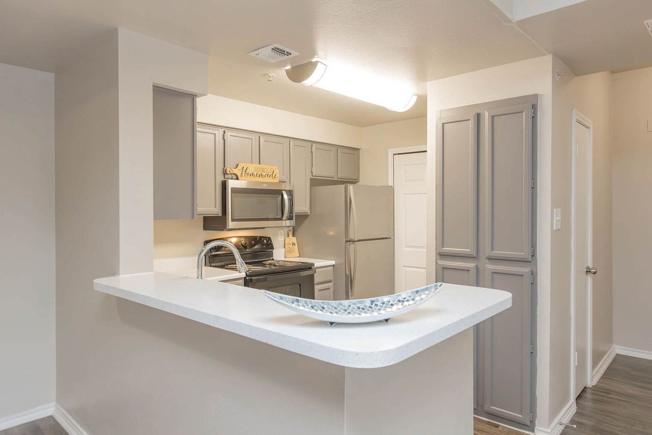 Contigo Westover Hills - Photo 6 of 37