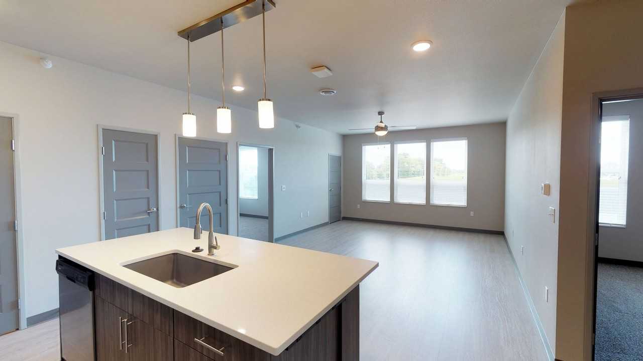 3305 Aurora - Photo 2 of 23