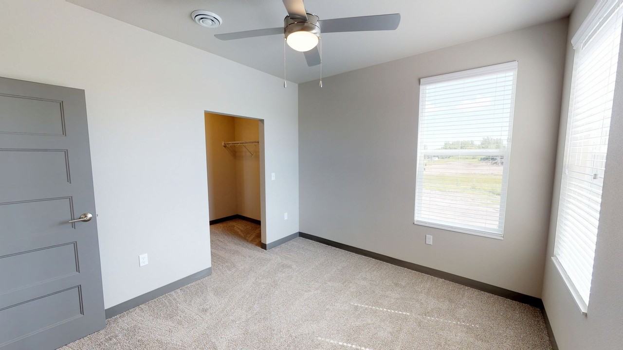 3305 Aurora - Photo 4 of 23