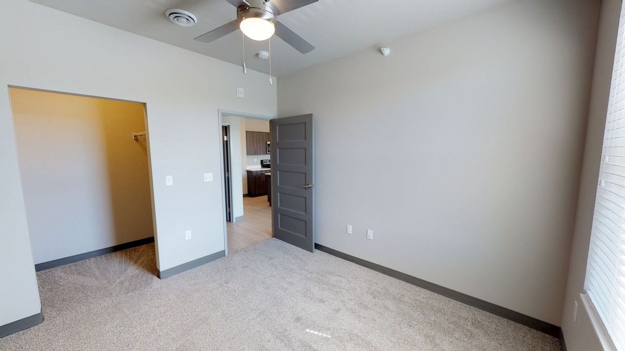 3305 Aurora - Photo 7 of 23