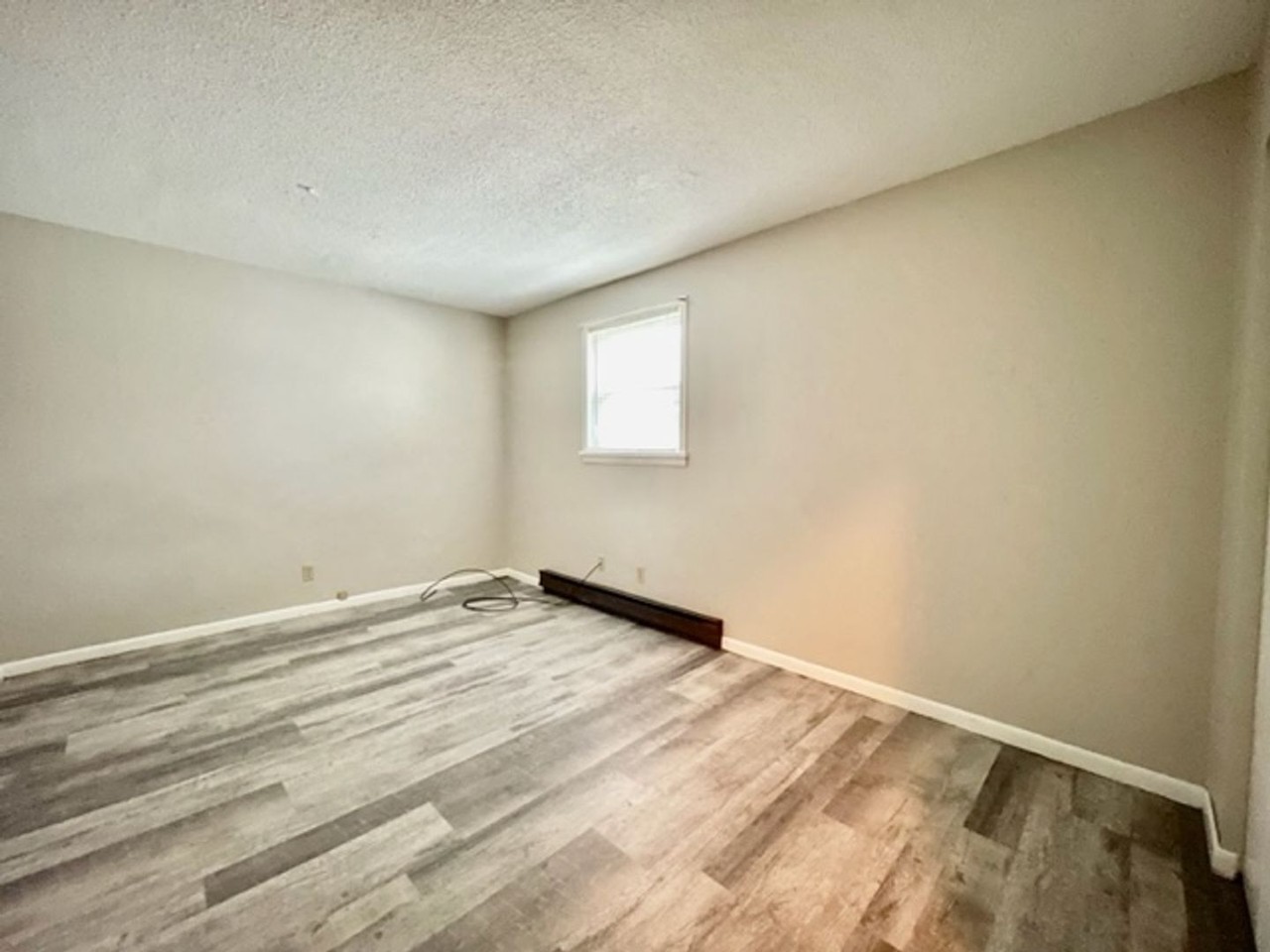 880 878/880 Ellis Ave #880 - Photo 4 of 6