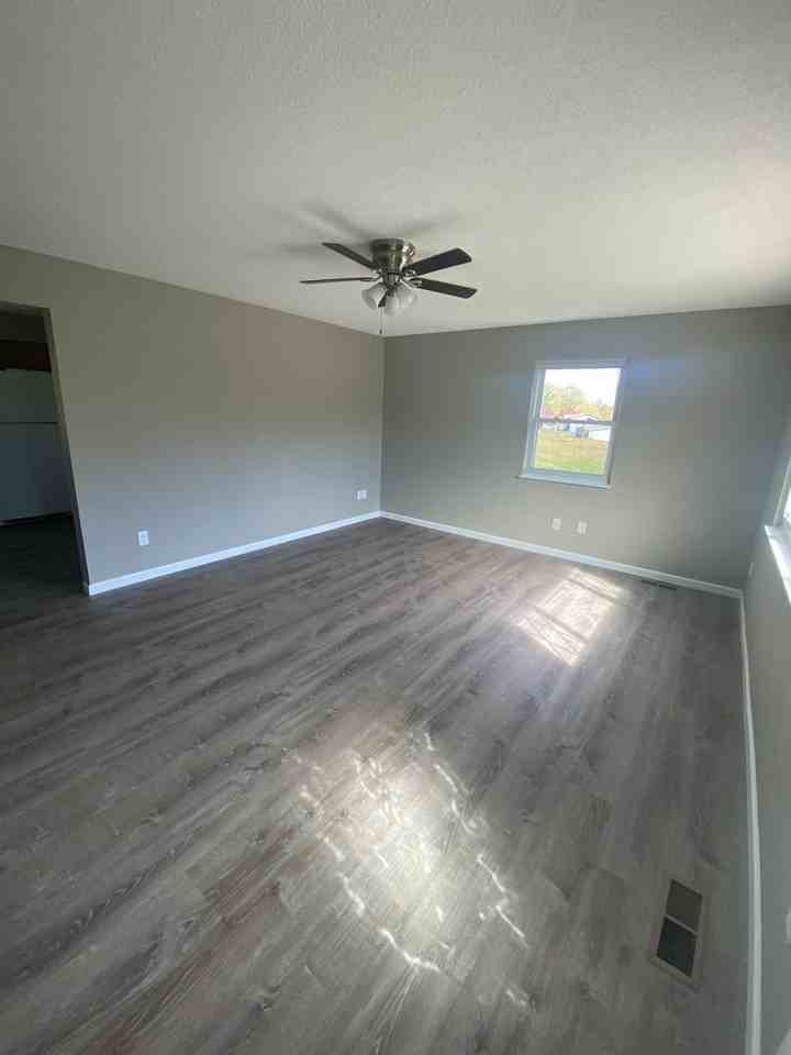 262 Benbow Rd - Photo 3 of 13