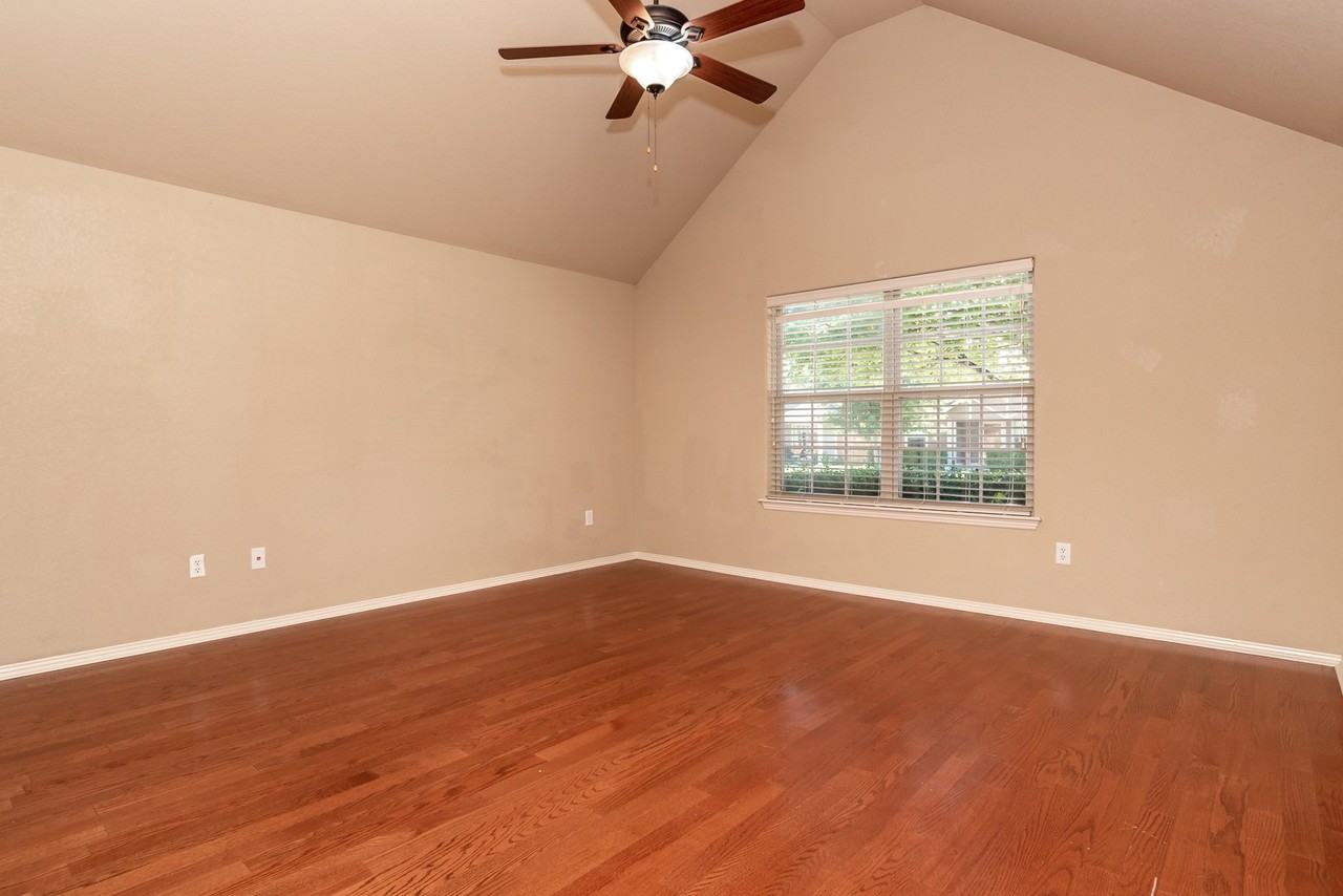 3908 Sw Ridgepointe Ave - Photo 6 of 13