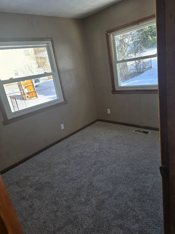 1006 14th Ave - Photo 6 of 12