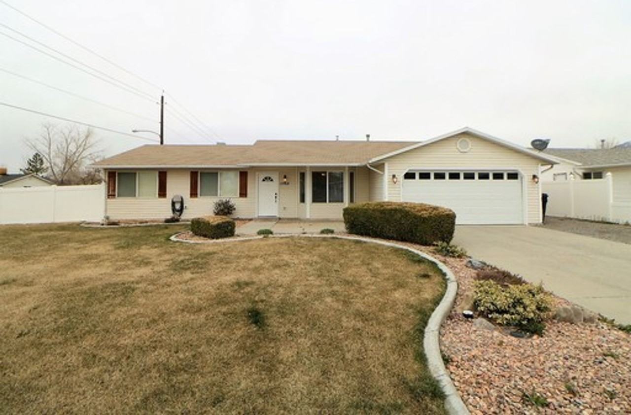 2968 W 820 N - Photo 2 of 26