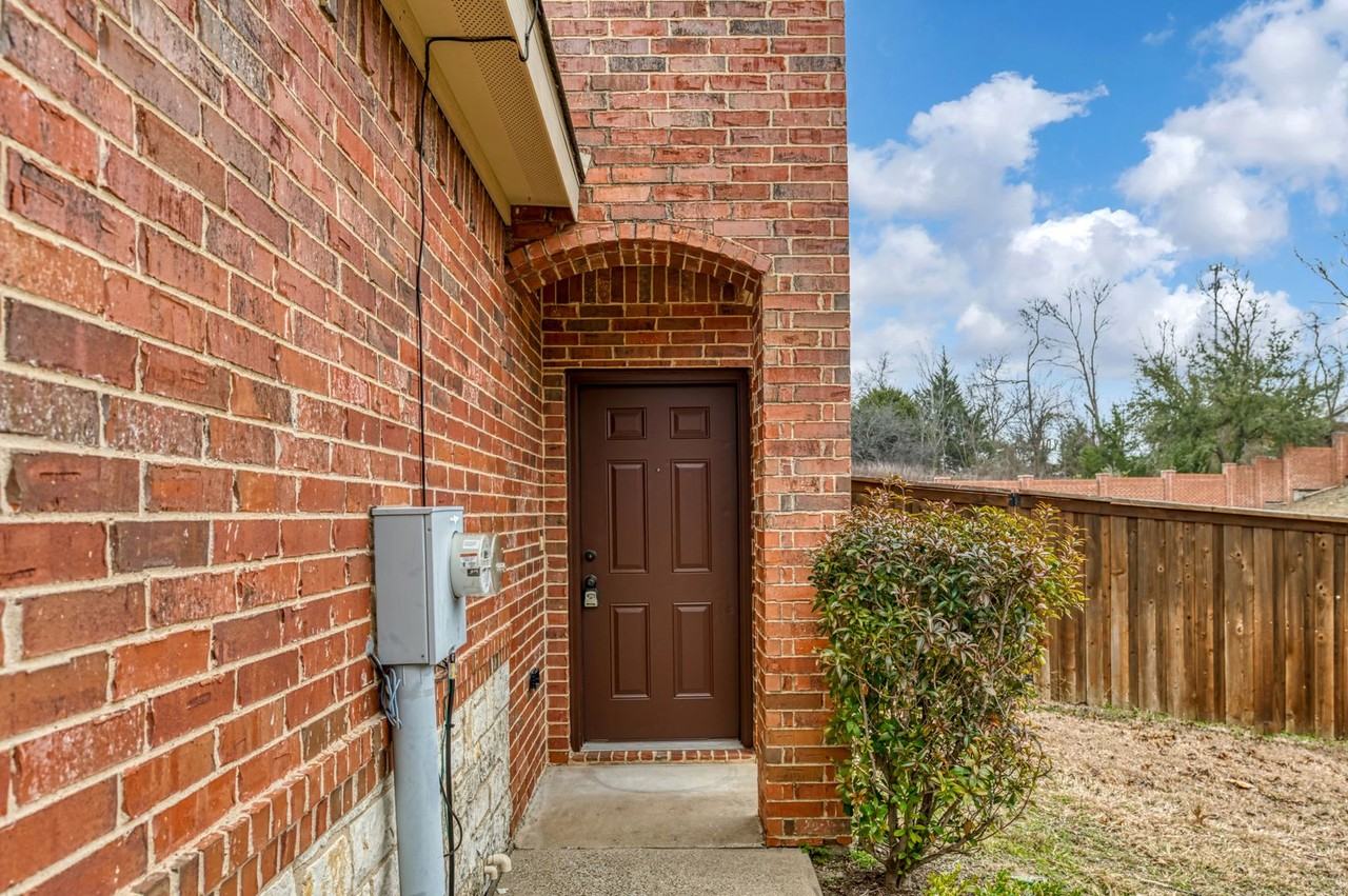 382 Armstrong Ln - Photo 4 of 30