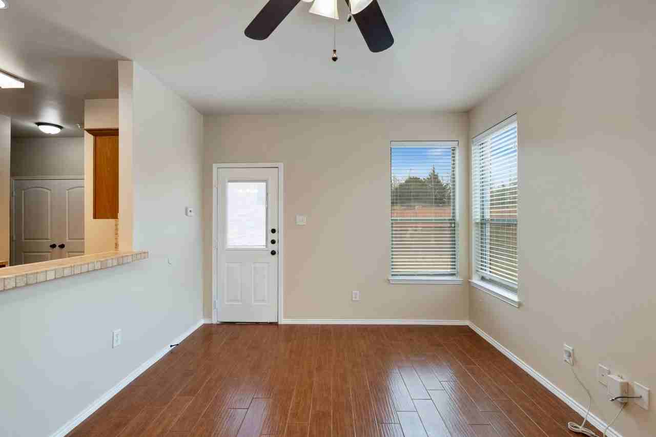 382 Armstrong Ln - Photo 6 of 30